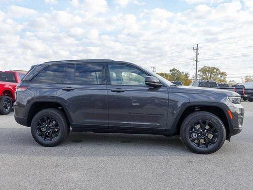 2025 Jeep Grand Cherokee Altitude
