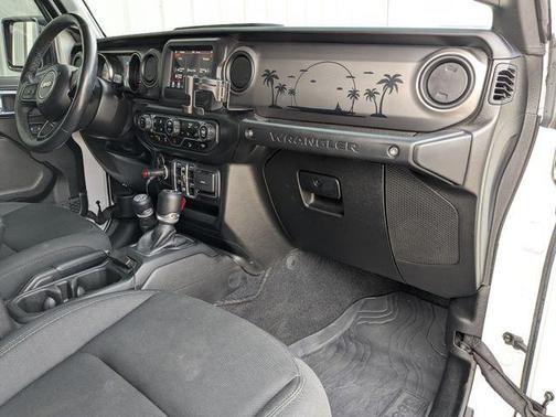 Bright White Clearcoat 2021 Jeep Wrangler Willys