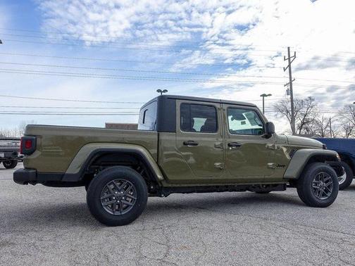 2026 Jeep Gladiator Sport S