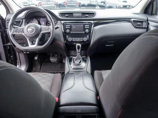 2017 Nissan Rogue Sport SV