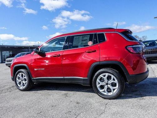 2025 Jeep Compass Latitude