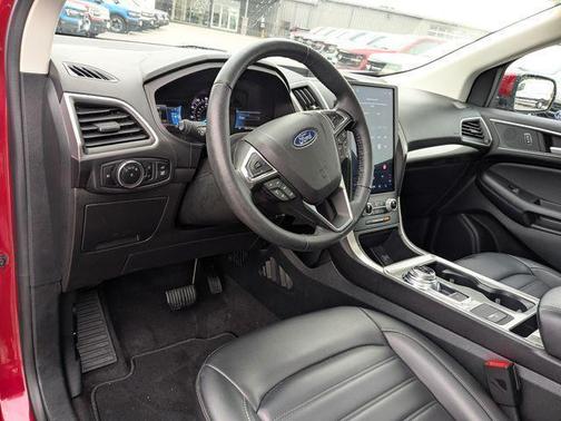 Rapid Red Metallic Tinted Clearcoat 2024 Ford Edge SEL