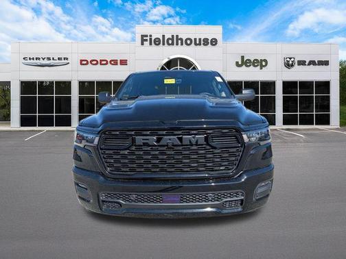 Diamond Black Crystal Pearlcoat 2026 RAM 1500 Express