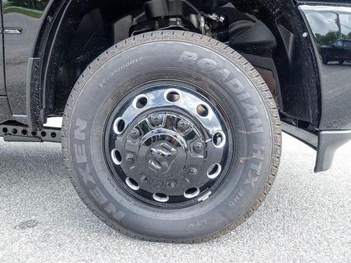 2025 RAM 3500 Big Horn Crew Cab 4x4 8' Box