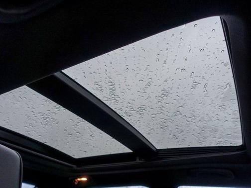 2011 Chrysler 300C Base