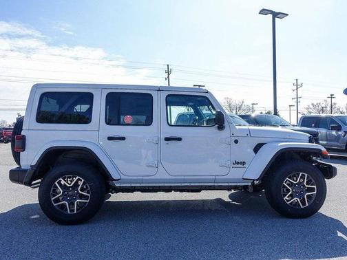 2025 Jeep Wrangler 4-Door Sahara 4x4