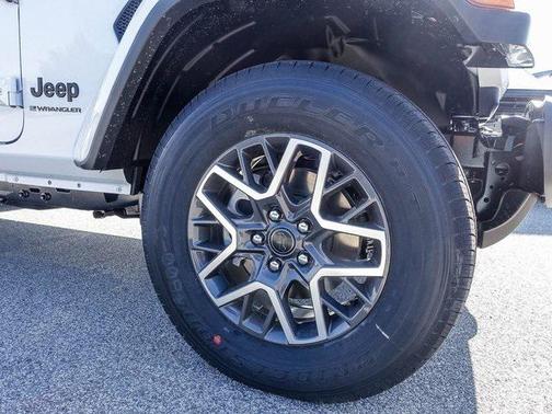 2025 Jeep Wrangler 4-Door Sahara 4x4