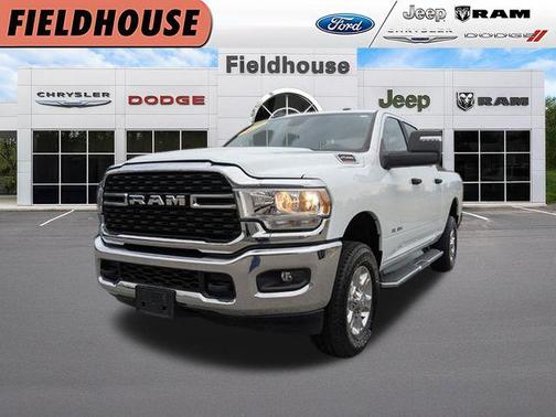 Bright White Clearcoat 2024 RAM 2500 Big Horn Crew Cab 4x4 6'4' Box