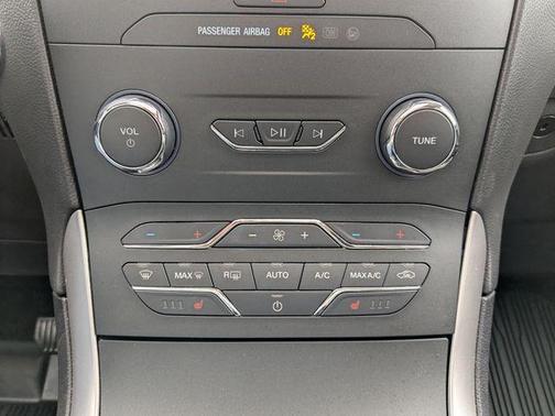 Oxford White 2020 Ford Edge SEL