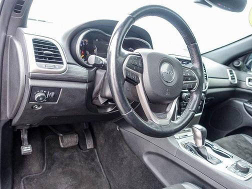 2022 Jeep Grand Cherokee Laredo