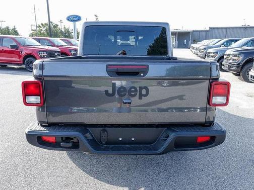 2025 Jeep Gladiator Sport S