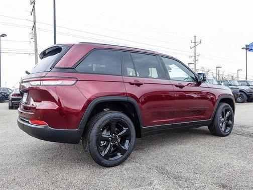 2025 Jeep Grand Cherokee Altitude