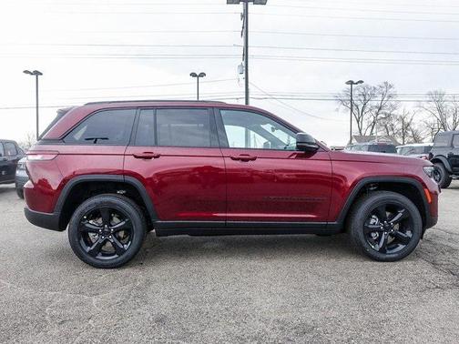 2025 Jeep Grand Cherokee Altitude