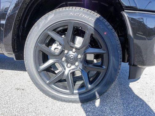 Diamond Black Crystal Pearlcoat 2026 RAM 1500 Laramie