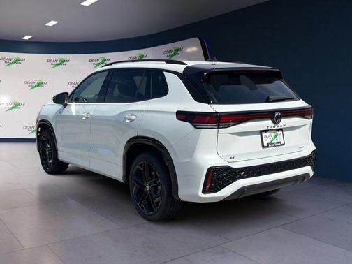 2025 Volkswagen Tiguan 2.0T SE R-Line Black