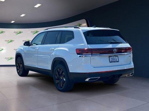 2025 Volkswagen Atlas 2.0T SE