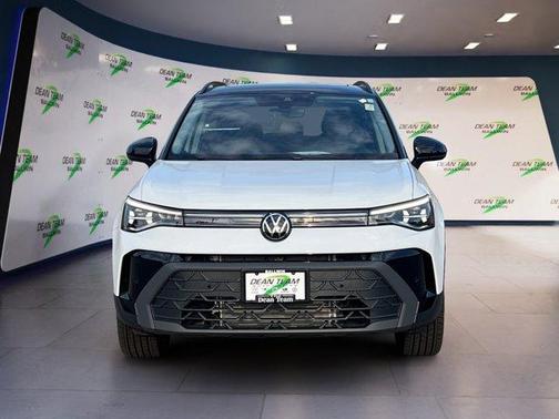 2025 Volkswagen Taos 1.5T SE Black