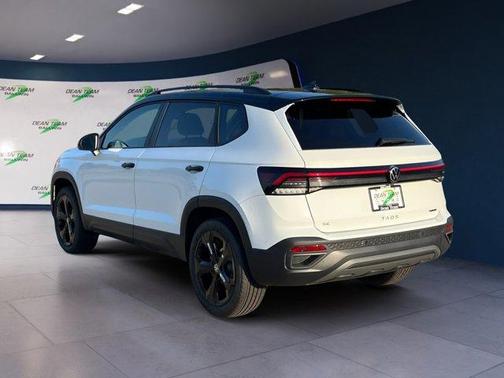 2025 Volkswagen Taos 1.5T SE Black