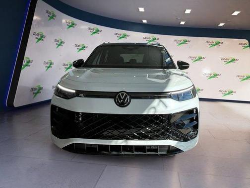 2025 Volkswagen Tiguan 2.0T SE R-Line Black