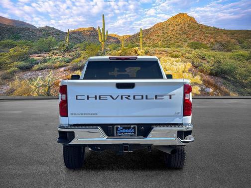 Summit White 2025 Chevrolet Silverado 2500 LT