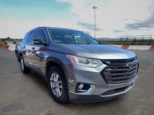 Satin Steel Metallic 2019 Chevrolet Traverse LT Cloth