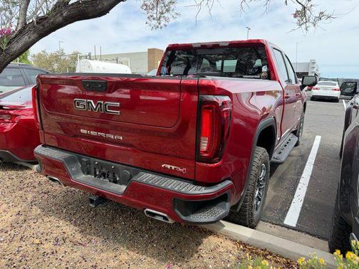 2024 GMC Sierra 1500 AT4