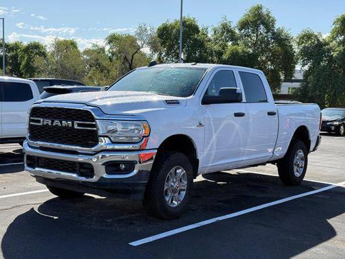 2022 RAM 2500 Tradesman Crew Cab 4x4 6'4' Box