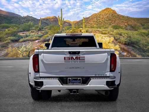 White Frost Tricoat 2022 GMC Sierra 3500 Denali
