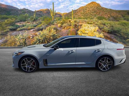2022 Kia Stinger GT1