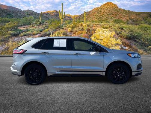 2022 Ford Edge SE
