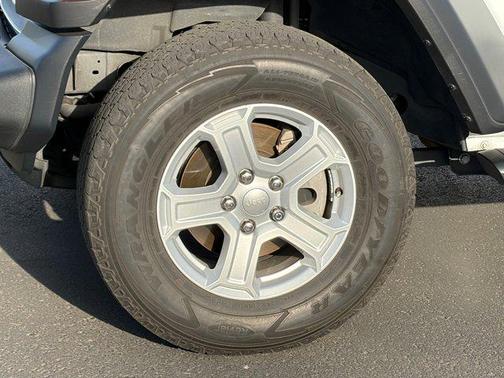 Bright White Clearcoat 2020 Jeep Wrangler Sport S
