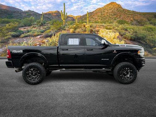 2020 RAM 2500 Laramie Crew Cab 4X4 6'4' Box