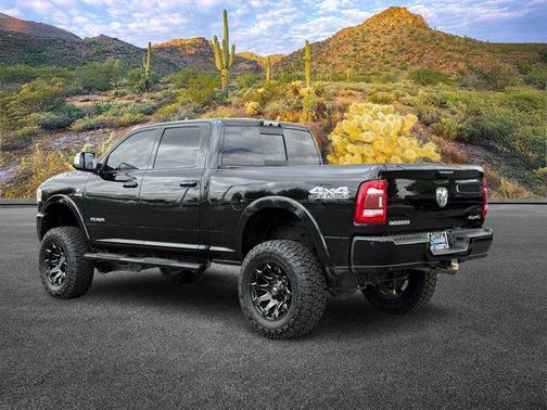 2020 RAM 2500 Laramie Crew Cab 4X4 6'4' Box