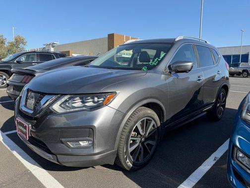 Gun Metallic 2017 Nissan Rogue SL