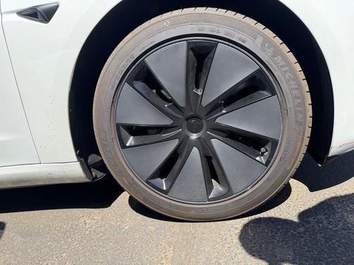 2025 Tesla Model 3 Standard Range