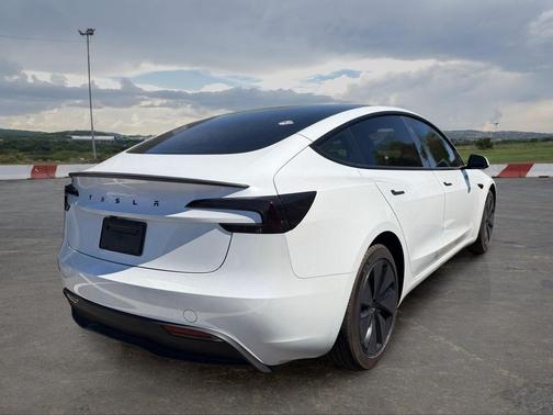 2025 Tesla Model 3 Standard Range