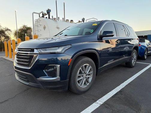 2022 Chevrolet Traverse LT Cloth