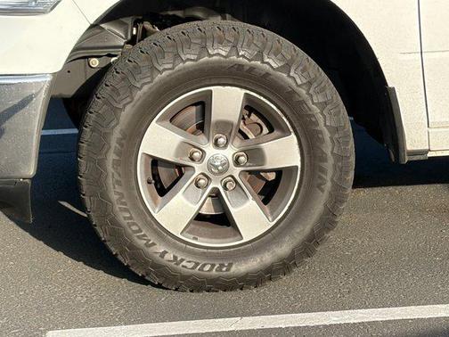 Bright White Clearcoat 2022 RAM 1500 Classic SLT