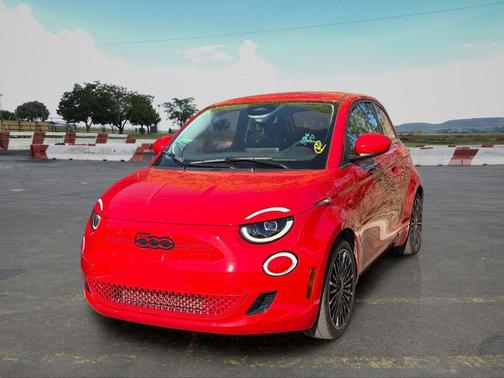 Red by (Red) 2024 FIAT 500e INSPI(RED) FWD