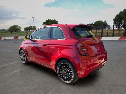 Red by (Red) 2024 FIAT 500e INSPI(RED) FWD