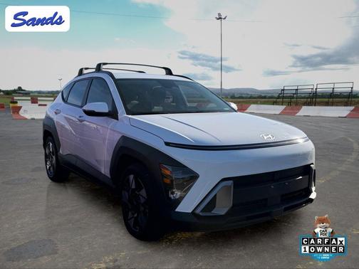 Atlas White 2025 Hyundai KONA SEL