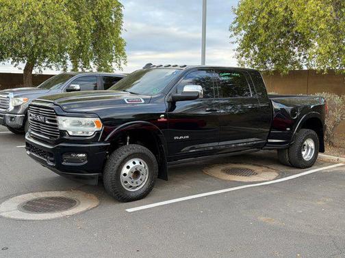 Diamond Black Crystal Pearlcoat 2022 RAM 3500 Laramie Mega Cab 4x4 6'4' Box