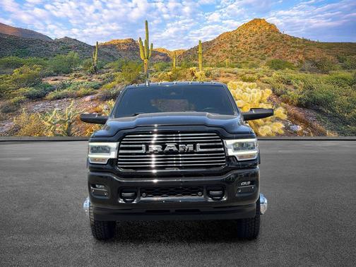 Diamond Black Crystal Pearlcoat 2022 RAM 3500 Laramie Mega Cab 4x4 6'4' Box