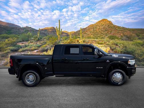 Diamond Black Crystal Pearlcoat 2022 RAM 3500 Laramie Mega Cab 4x4 6'4' Box
