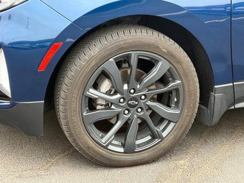 Blue Glow Metallic 2022 Chevrolet Equinox FWD RS