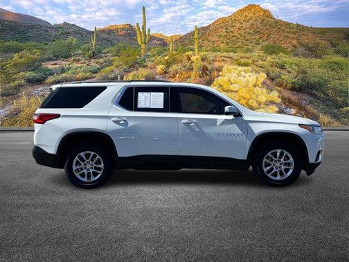 2021 Chevrolet Traverse LT Cloth