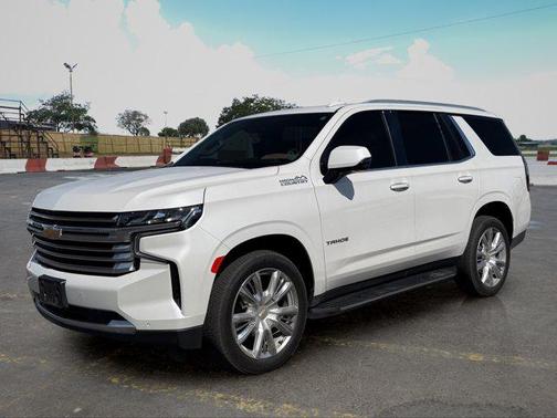 Iridescent Pearl Tricoat 2023 Chevrolet Tahoe 4WD High Country
