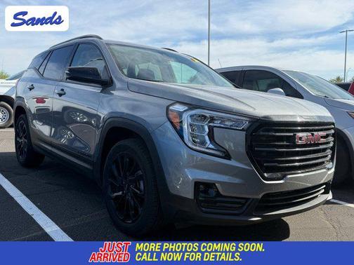 Sterling Metallic 2024 GMC Terrain SLT