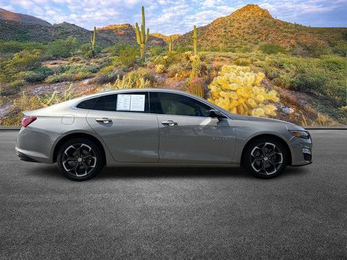 2022 Chevrolet Malibu FWD LT