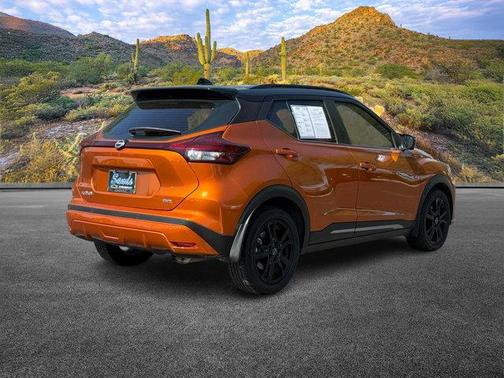 2022 Nissan Kicks SR